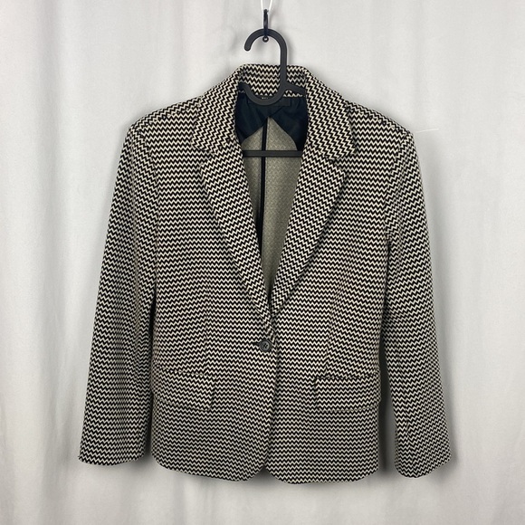 Maxmara Weekend MaxMara Black and White Chevron Blazer - Size Medium - Picture 4 of 15